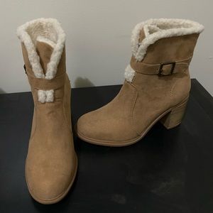 Tan booties with fur lining